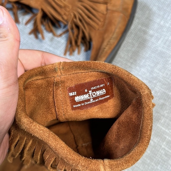 Minnetonka Moccasins Suede Leather Fringe Boots US 6 - Picture 6 of 12